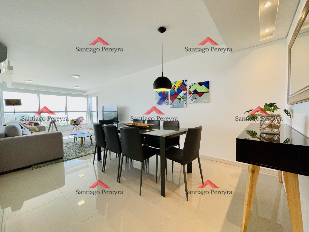 Apartamento ID.15867 - Apartamento de 2 Dormitorios y Dependencia, Parrillero en Playa Brava - Punta del Este