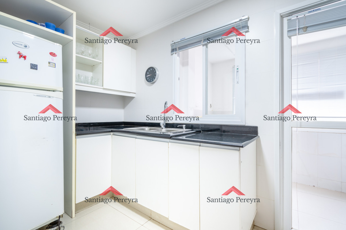 Apartamento ID.14005 - Moderno Apartamento de 3 Dormitorios a Pocas Cuadras del Mar En Venta, Playa Brava