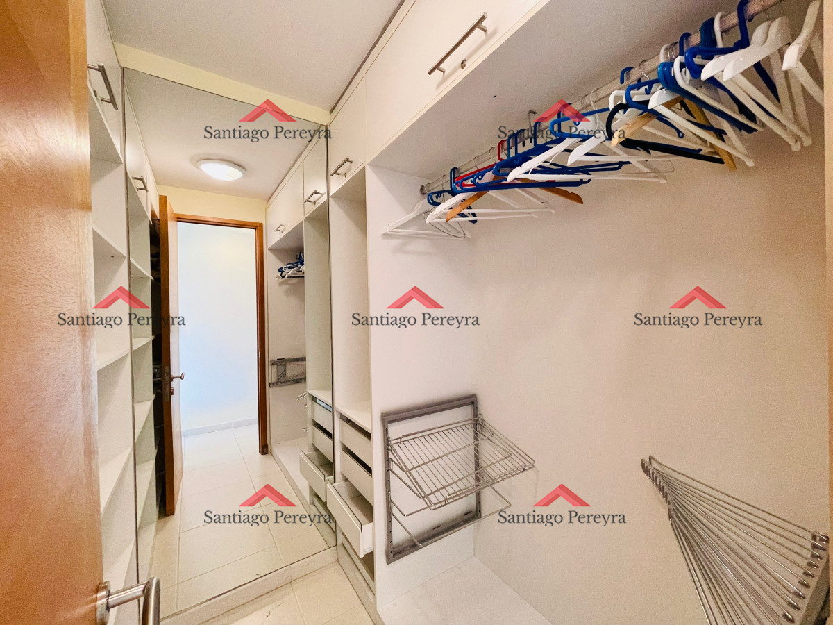 Apartamento ID.15891 - Excelente Apartamento de 2 Dormitorios con Vista al Mar, Playa Mansa
