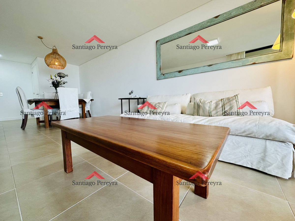 Apartamento ID.14647 - Apartamento de 2 Dormitorios con Parrillero y Vista al Mar en Punta Ballena