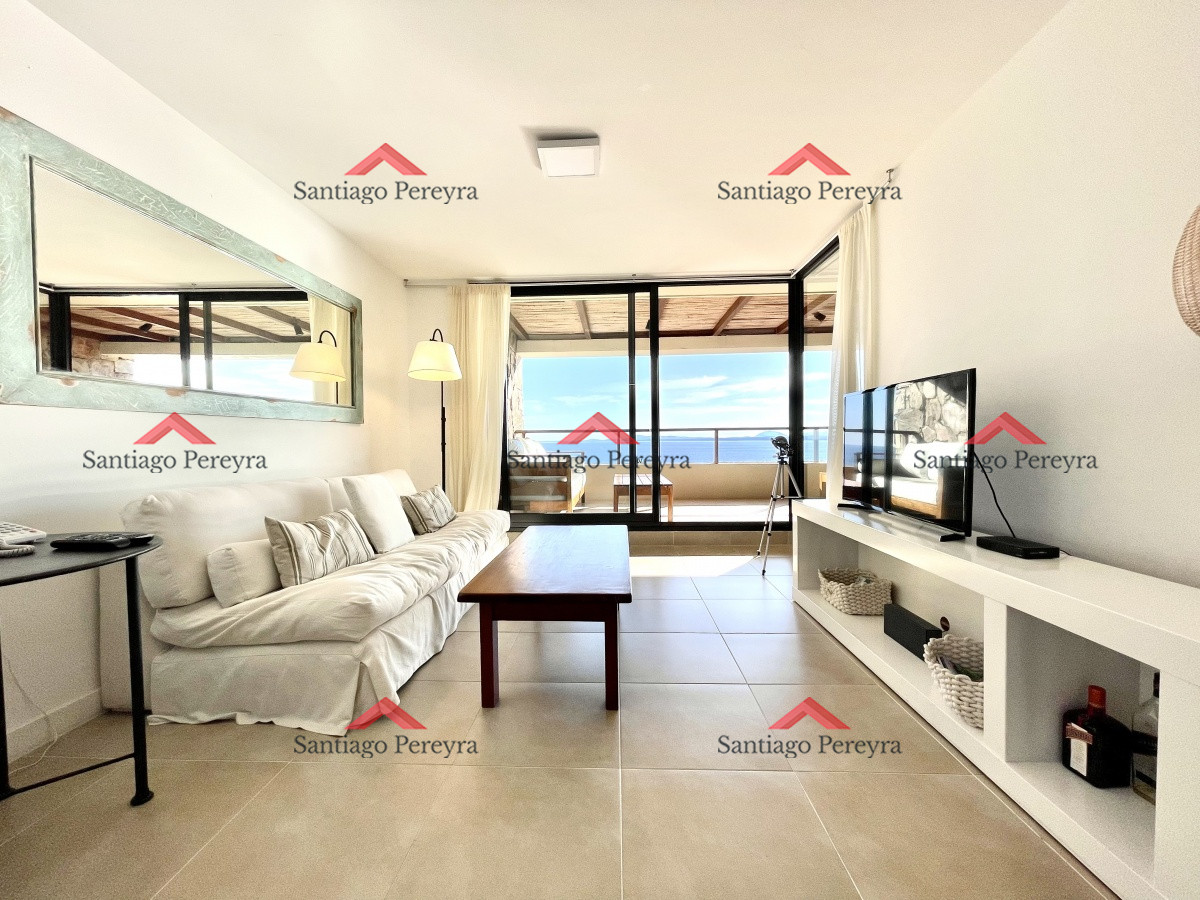 Apartamento ID.14647 - Apartamento de 2 Dormitorios con Parrillero y Vista al Mar en Punta Ballena