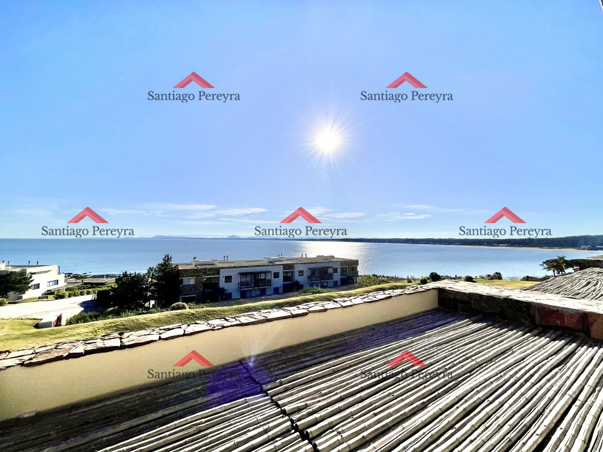 Apartamento ID.14647 - Apartamento de 2 Dormitorios con Parrillero y Vista al Mar en Punta Ballena