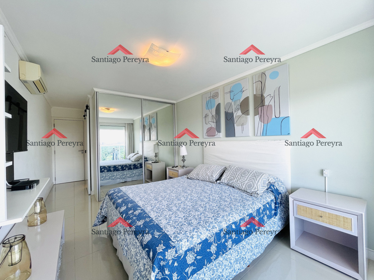 Apartamento ID.16862 - Moderno Apartamento de 2 Dormitorios en Venta, Playa Mansa 