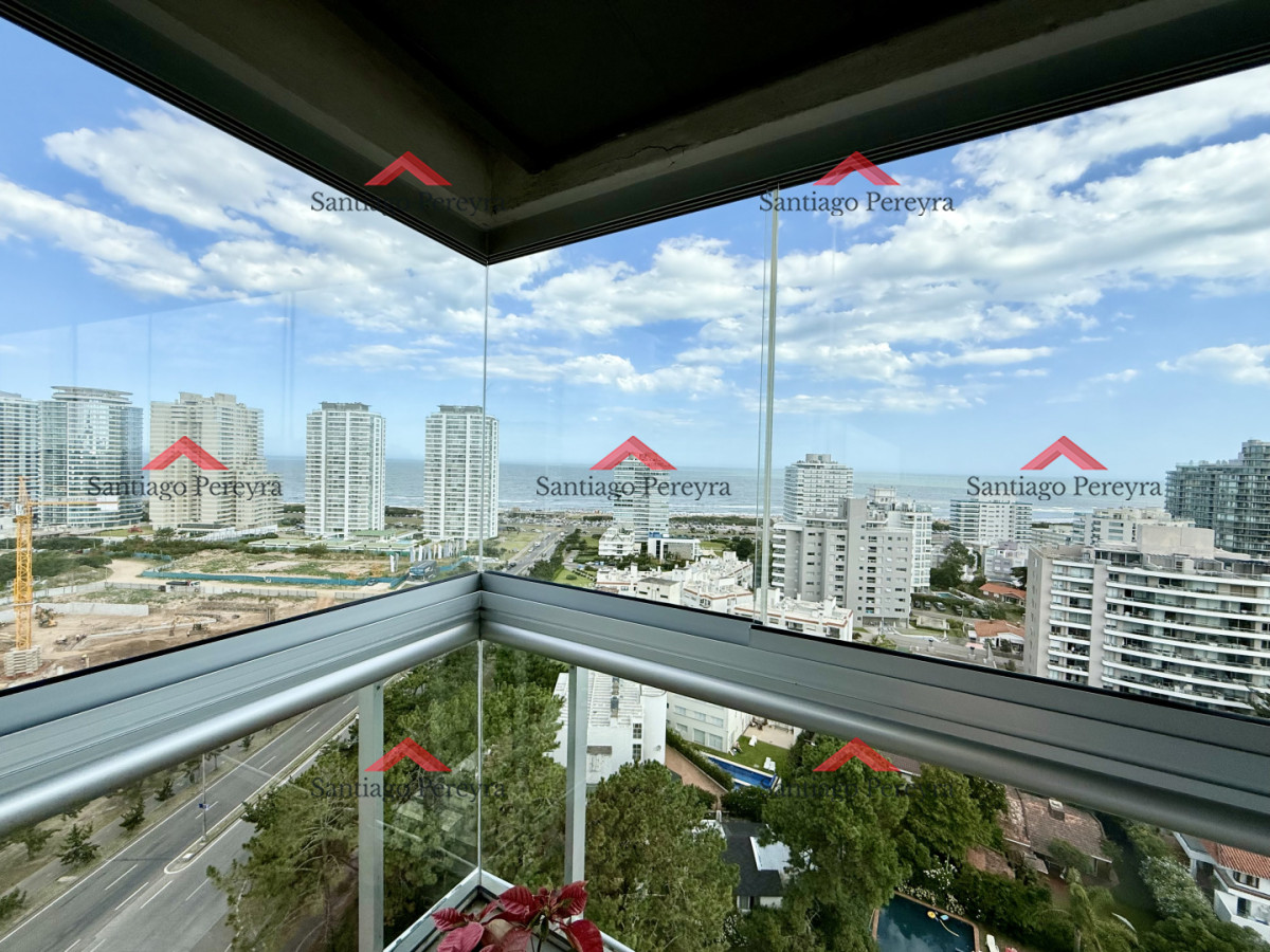 Apartamento ID.16860 - Apartamento Penthouse finamente decorado de 3 dormitorios con parrillero propio en alquiler temporario, Roosevelt Brava, Punta del Este