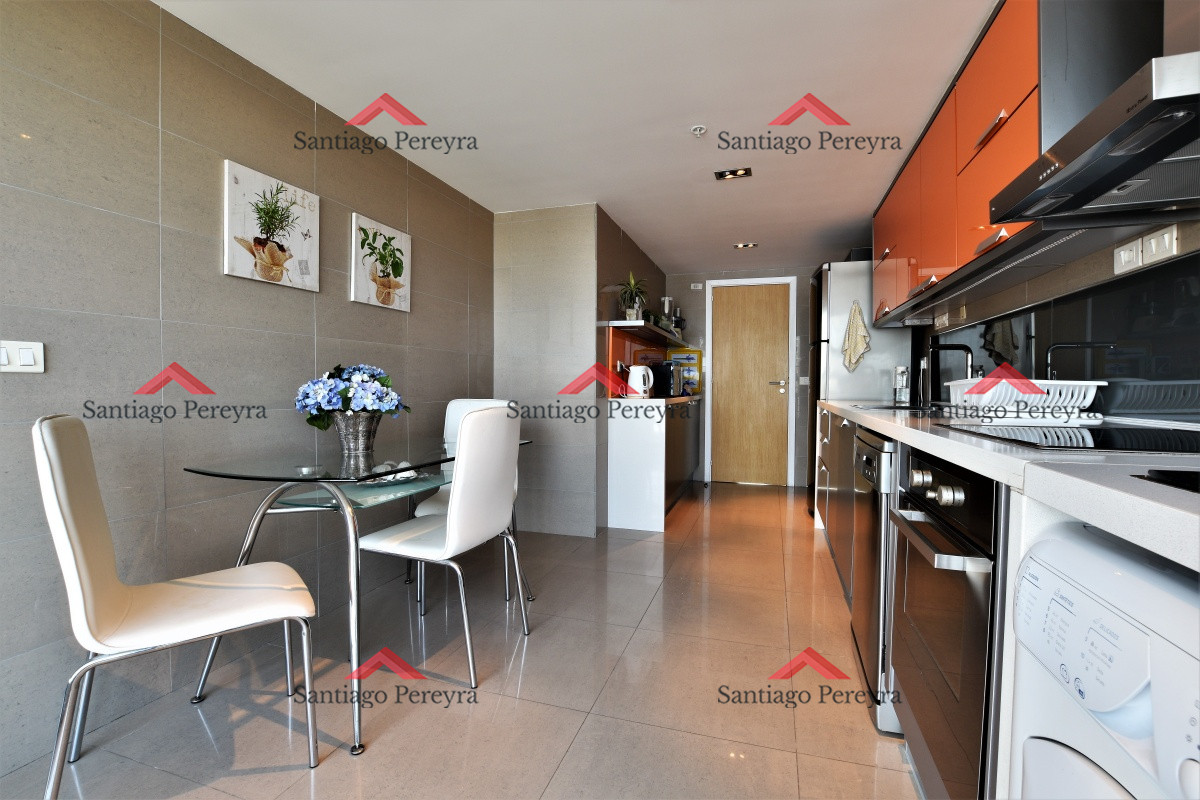 Apartamento ID.13670 - Moderno apartamento de 3 Dormitorios y Dependencia Playa Mansa