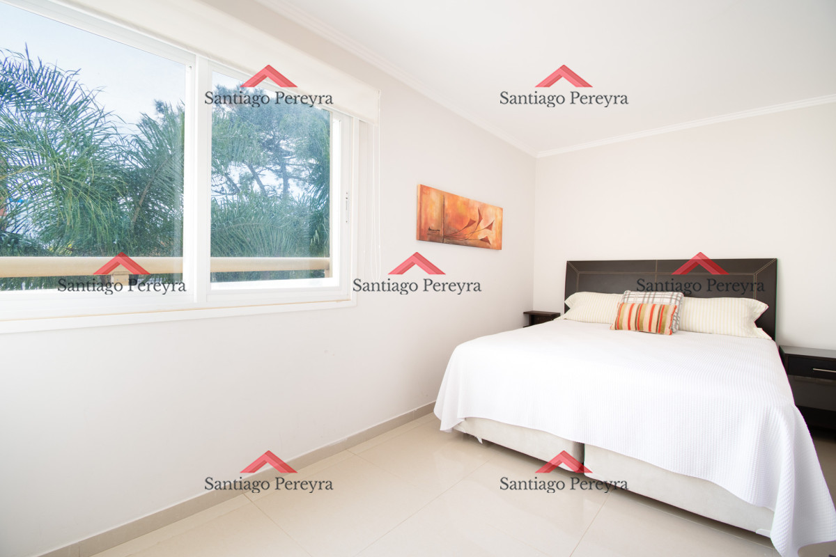 Apartamento ID.14005 - Moderno Apartamento de 3 Dormitorios a Pocas Cuadras del Mar En Venta, Playa Brava