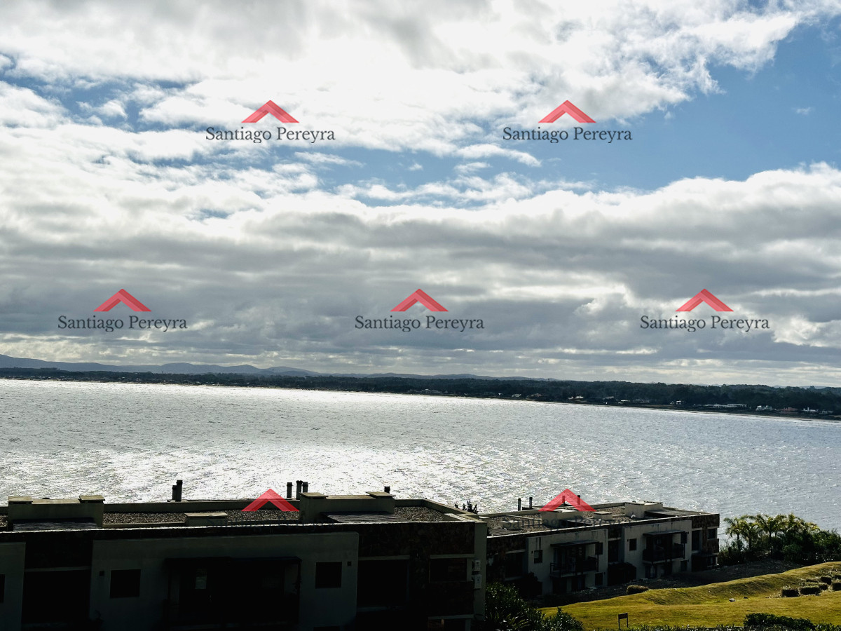 Apartamento ID.16576 - Alquiler temporario de magnífico apartamento de 3 dormitorios más dependencia en Punta Ballena 