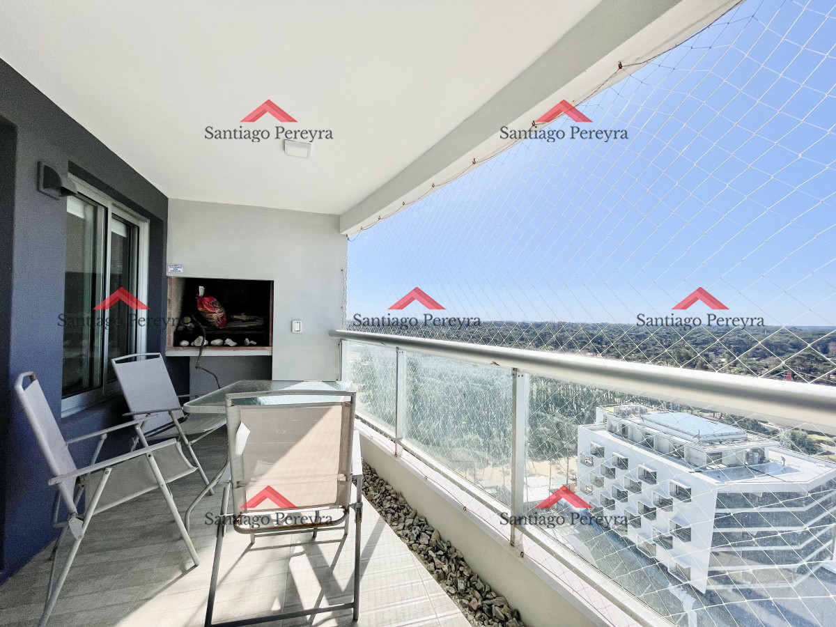 Apartamento ID.15867 - Apartamento de 2 Dormitorios y Dependencia, Parrillero en Playa Brava - Punta del Este