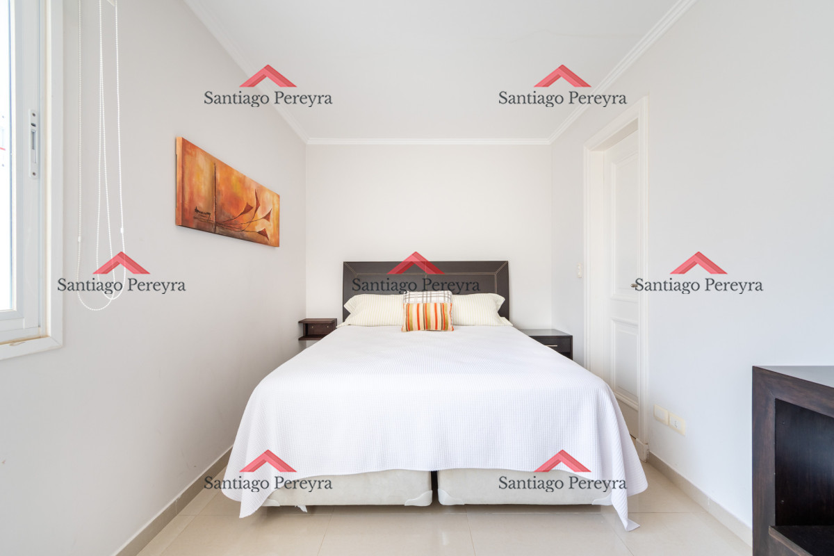Apartamento ID.14005 - Moderno Apartamento de 3 Dormitorios a Pocas Cuadras del Mar En Venta, Playa Brava