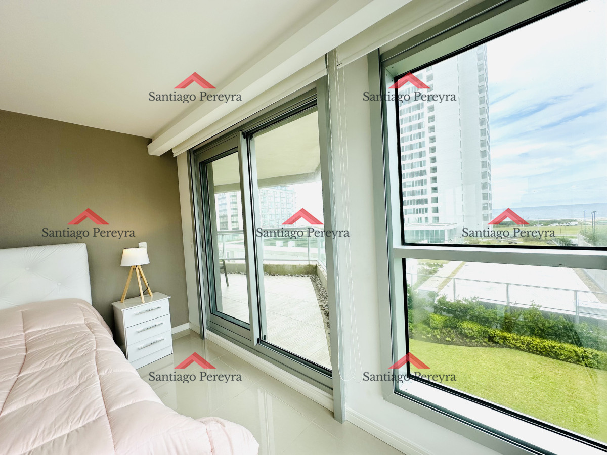 Apartamento ID.15895 - Oportunidad de venta apartamento de 3 dormitorios mas dependencia Playa Brava, Punta del Este