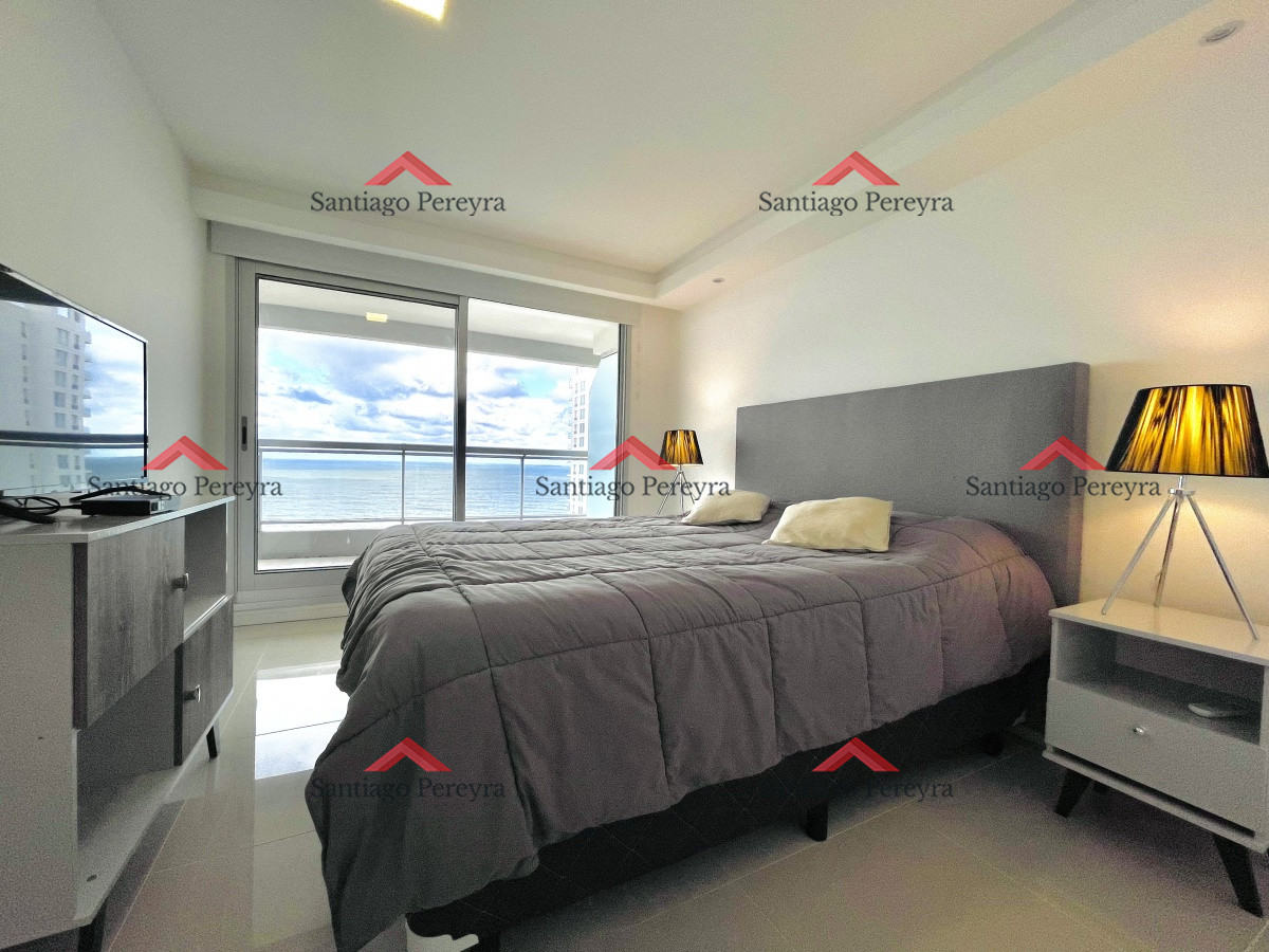 Apartamento ID.15594 - Apartamento de 2 Dormitorios y Parrillero con Vista al Mar en Playa Brava, Look Tower