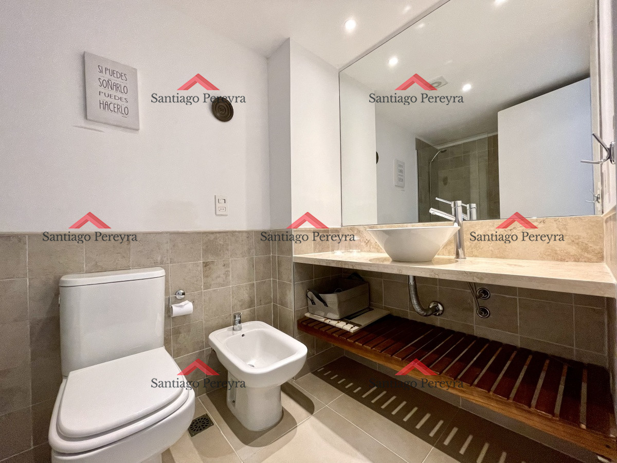 Apartamento ID.14647 - Apartamento de 2 Dormitorios con Parrillero y Vista al Mar en Punta Ballena