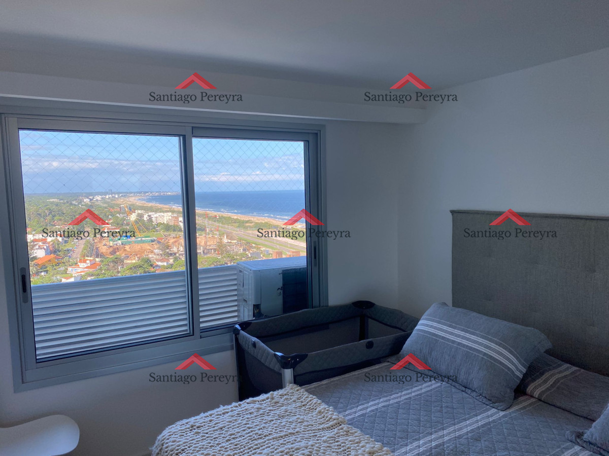 Apartamento ID.16779 - Venta de gran apartamento de 3 dormitorios con parrillero propio en Playa Brava, Punta del Este