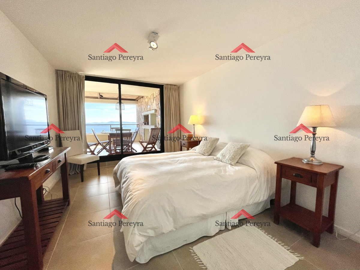 Apartamento ID.14647 - Apartamento de 2 Dormitorios con Parrillero y Vista al Mar en Punta Ballena