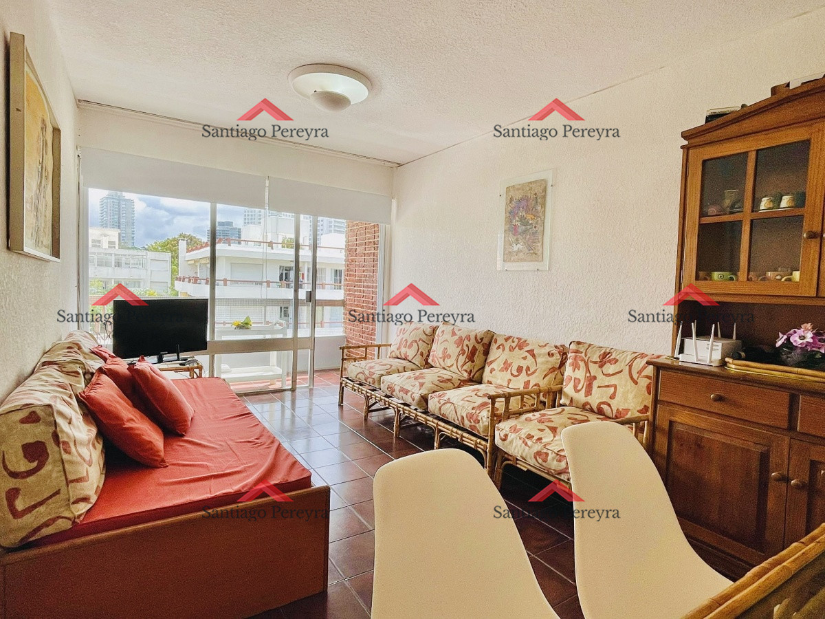 Apartamento ID.13480 - Apartamento de 2 Dormitorios en Aidy Grill a Pocos Metros de Playa Brava - Venta