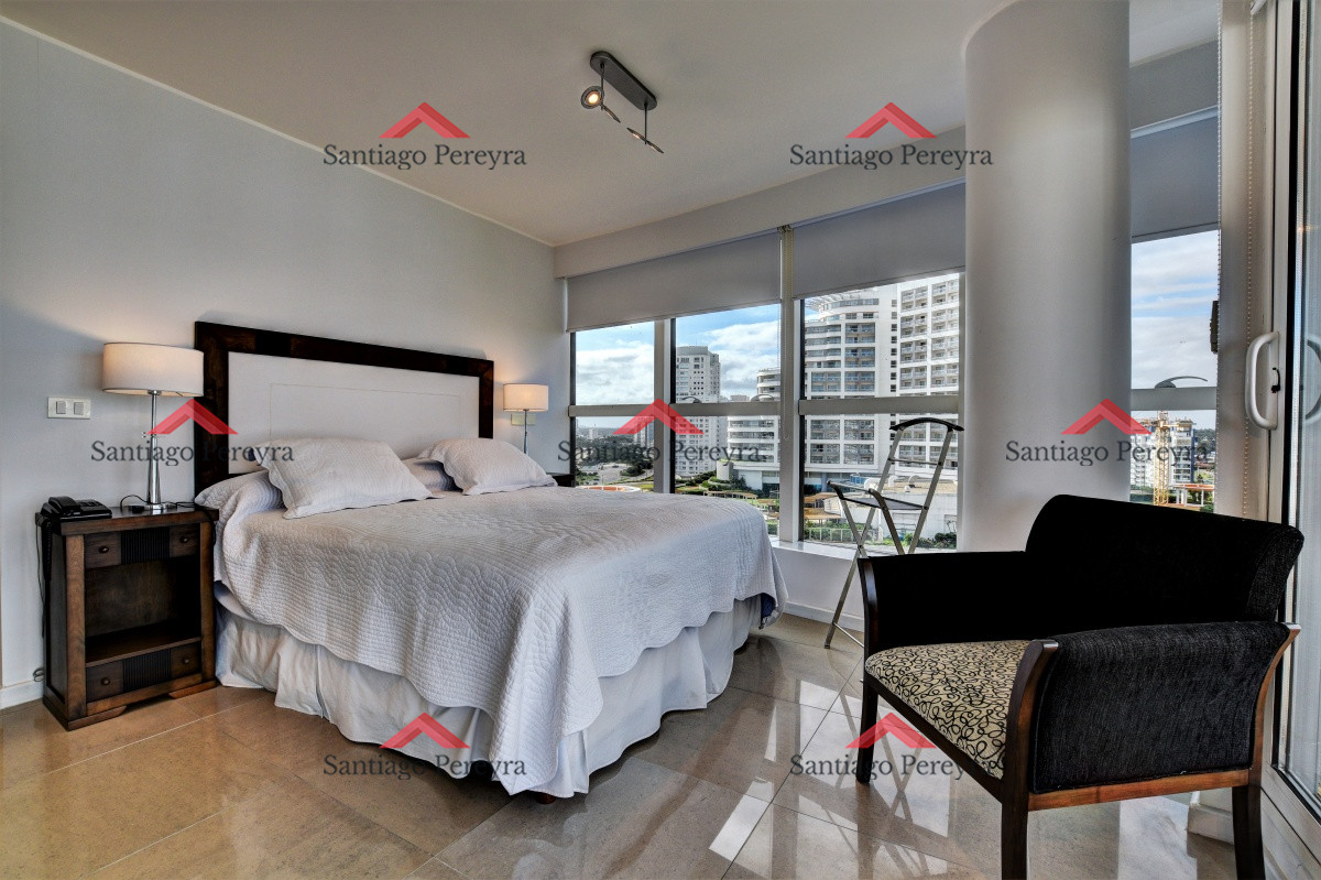 Apartamento ID.13670 - Moderno apartamento de 3 Dormitorios y Dependencia Playa Mansa