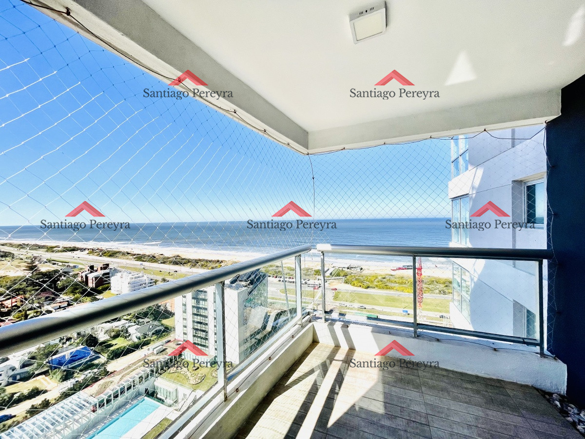 Apartamento ID.15867 - Apartamento de 2 Dormitorios y Dependencia, Parrillero en Playa Brava - Punta del Este
