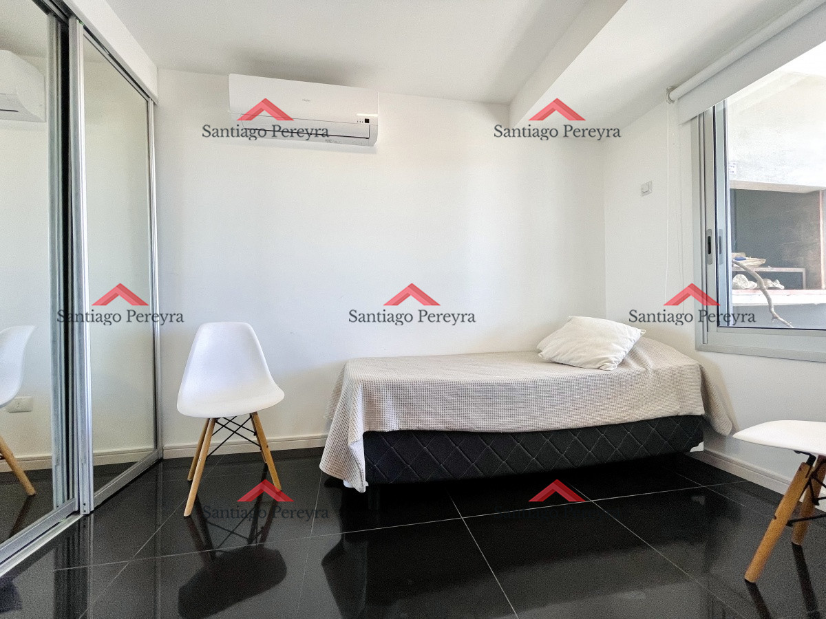 Apartamento ID.15867 - Apartamento de 2 Dormitorios y Dependencia, Parrillero en Playa Brava - Punta del Este