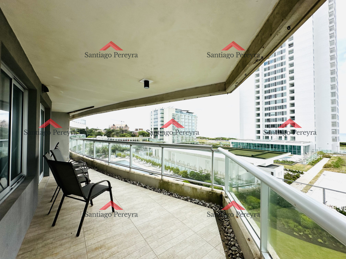 Apartamento ID.15895 - Oportunidad de venta apartamento de 3 dormitorios mas dependencia Playa Brava, Punta del Este