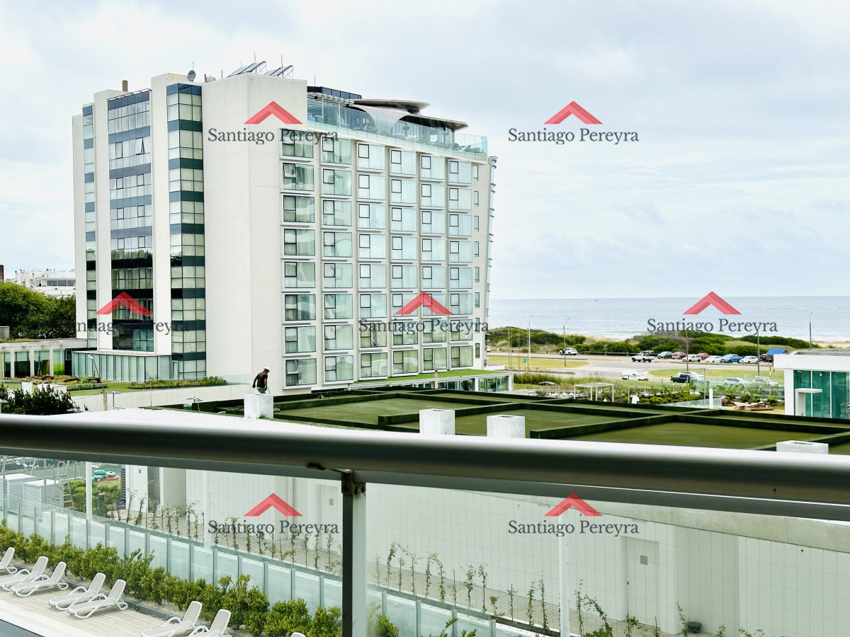 Apartamento ID.15895 - Oportunidad de venta apartamento de 3 dormitorios mas dependencia Playa Brava, Punta del Este