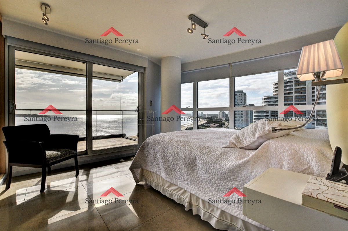 Apartamento ID.13670 - Moderno apartamento de 3 Dormitorios y Dependencia Playa Mansa