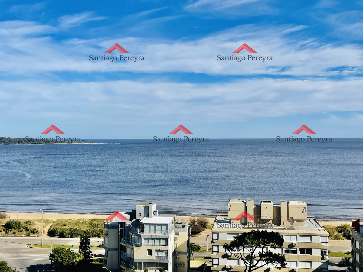 Apartamento ID.16374 - Apartamento de 3 Dormitorios en Playa Mansa con Vista al Mar en Venta!
