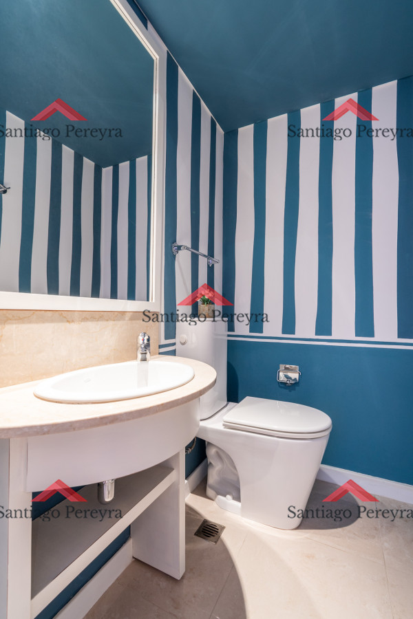 Apartamento ID.13095 - Moderno Apartamento sobre playa Brava en torre Le Parc, cuenta con dos dormitorios más dependencia de servicio. Punta del Este
