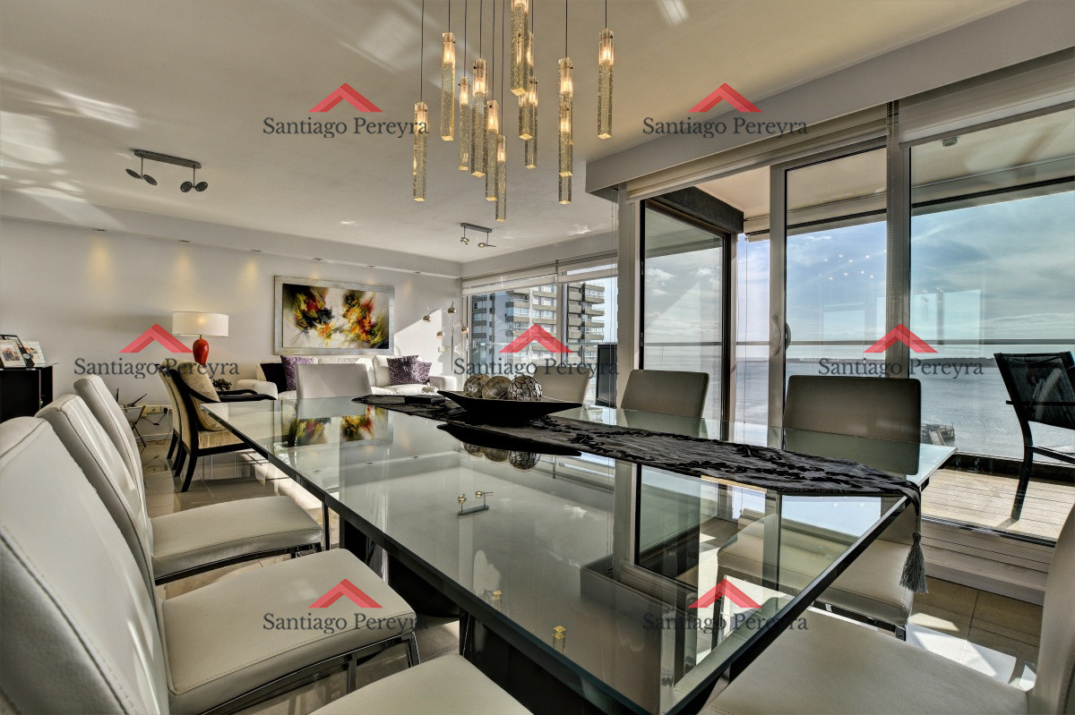 Apartamento ID.13670 - Moderno apartamento de 3 Dormitorios y Dependencia Playa Mansa