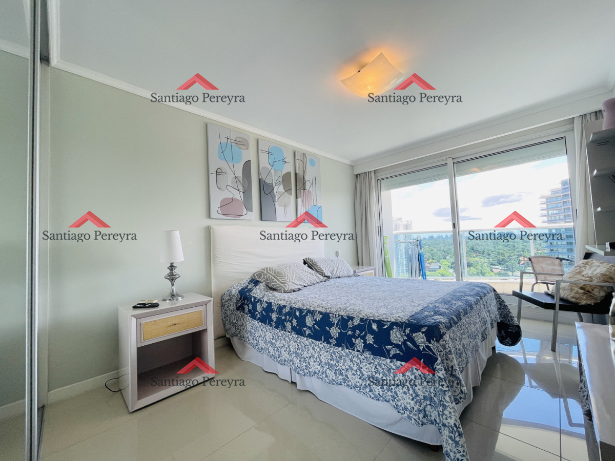 Apartamento ID.16862 - Moderno Apartamento de 2 Dormitorios en Venta, Playa Mansa 