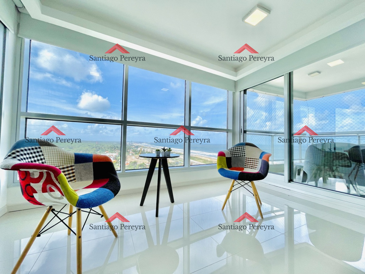 Apartamento ID.15867 - Apartamento de 2 Dormitorios y Dependencia, Parrillero en Playa Brava - Punta del Este