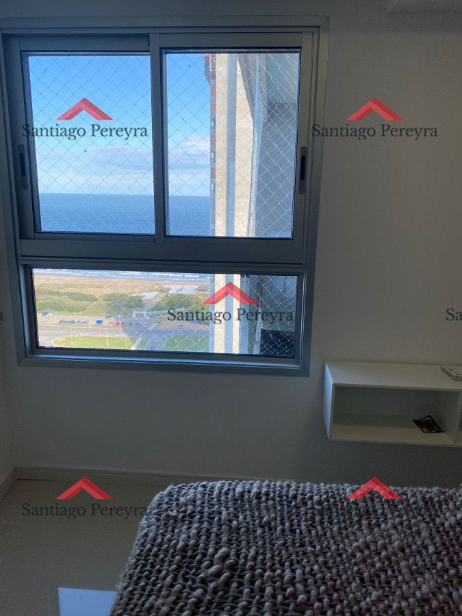 Apartamento ID.16779 - Venta de gran apartamento de 3 dormitorios con parrillero propio en Playa Brava, Punta del Este