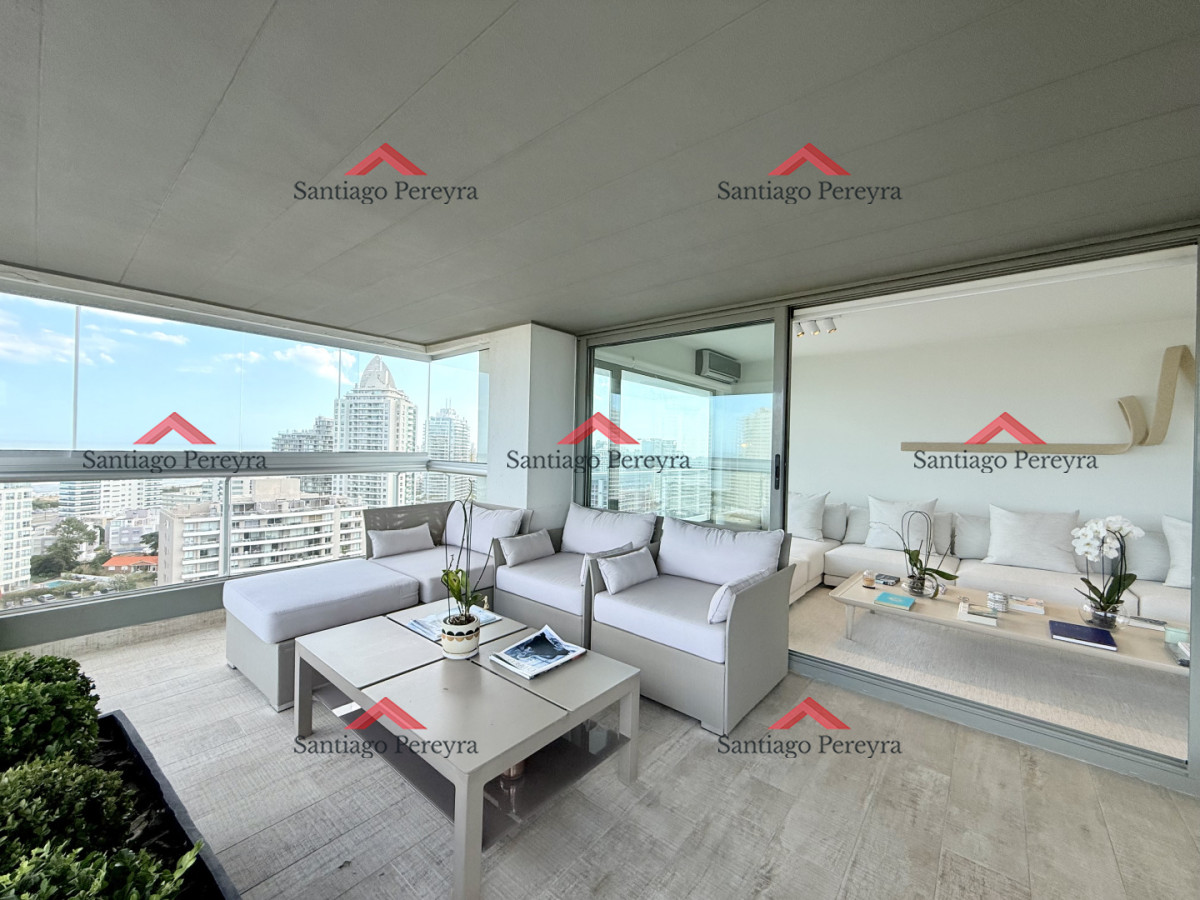 Apartamento ID.16860 - Apartamento Penthouse finamente decorado de 3 dormitorios con parrillero propio en alquiler temporario, Roosevelt Brava, Punta del Este