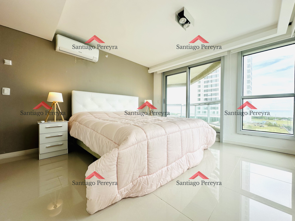 Apartamento ID.15895 - Oportunidad de venta apartamento de 3 dormitorios mas dependencia Playa Brava, Punta del Este
