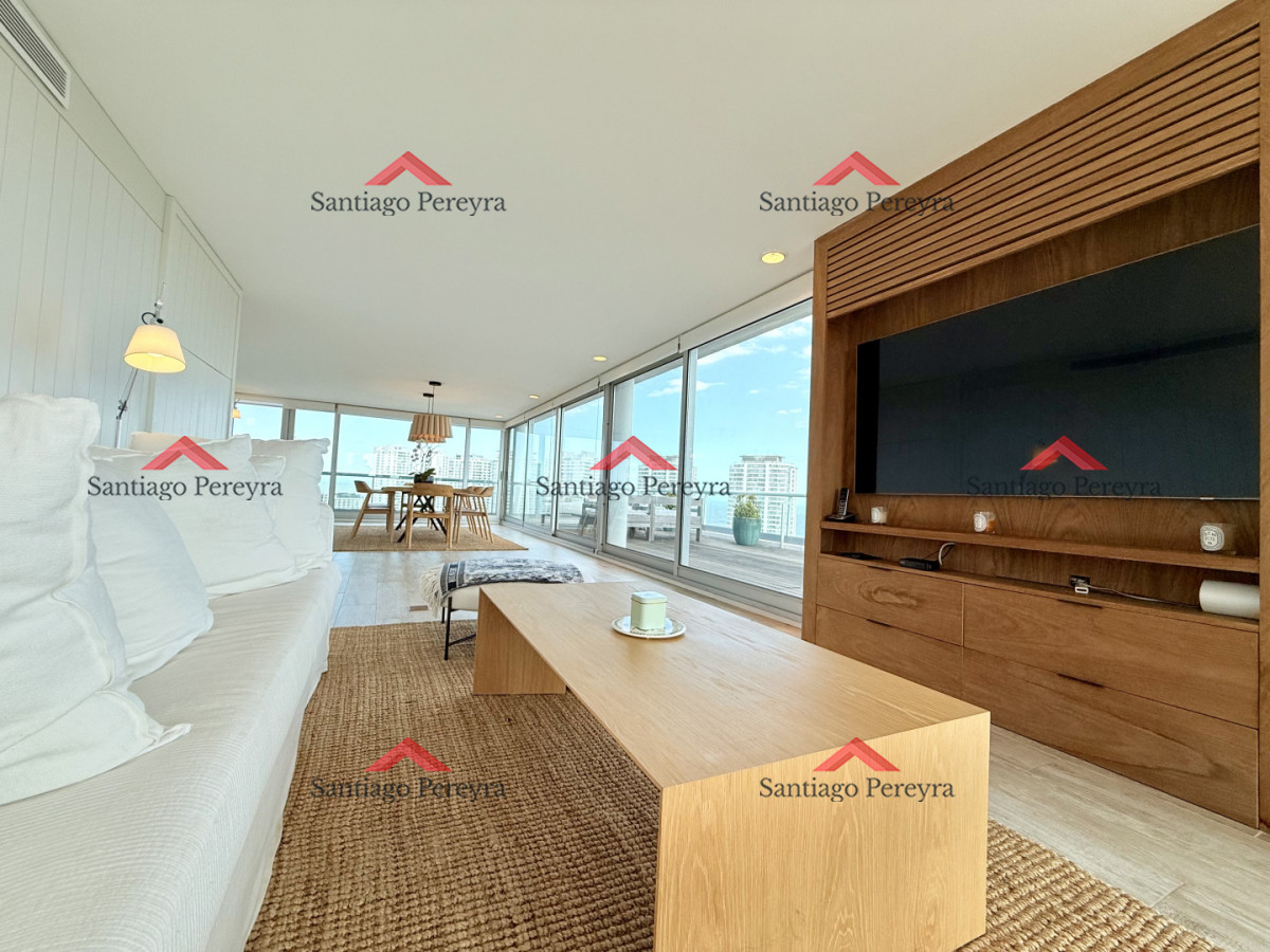 Apartamento ID.16860 - Apartamento Penthouse finamente decorado de 3 dormitorios con parrillero propio en alquiler temporario, Roosevelt Brava, Punta del Este