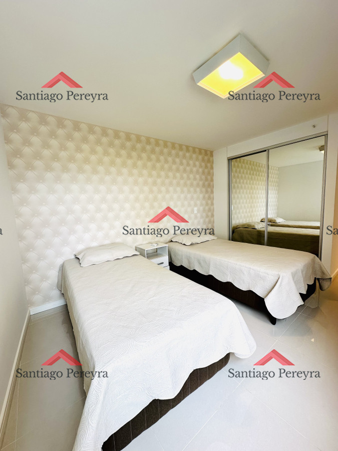 Apartamento ID.15895 - Oportunidad de venta apartamento de 3 dormitorios mas dependencia Playa Brava, Punta del Este