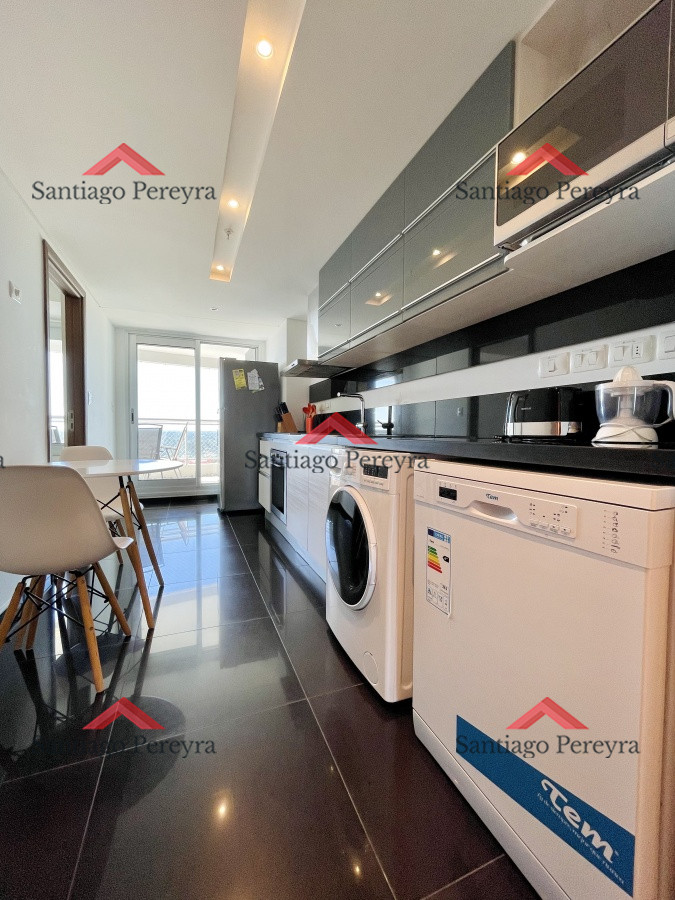 Apartamento ID.15867 - Apartamento de 2 Dormitorios y Dependencia, Parrillero en Playa Brava - Punta del Este