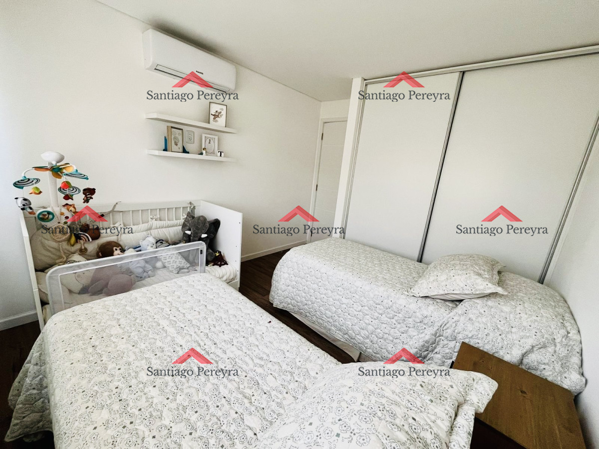 Casa ID.16594 - Moderna Casa de 4 Dormitorios, Piscina Climatizada y Parrillero en Punta Ballena, Barrio Semi Privado