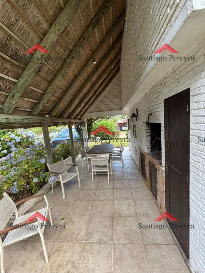 Casa ID.16827 - Alquiler de temporada de casa quincho en Pinares de 3 dormitorios