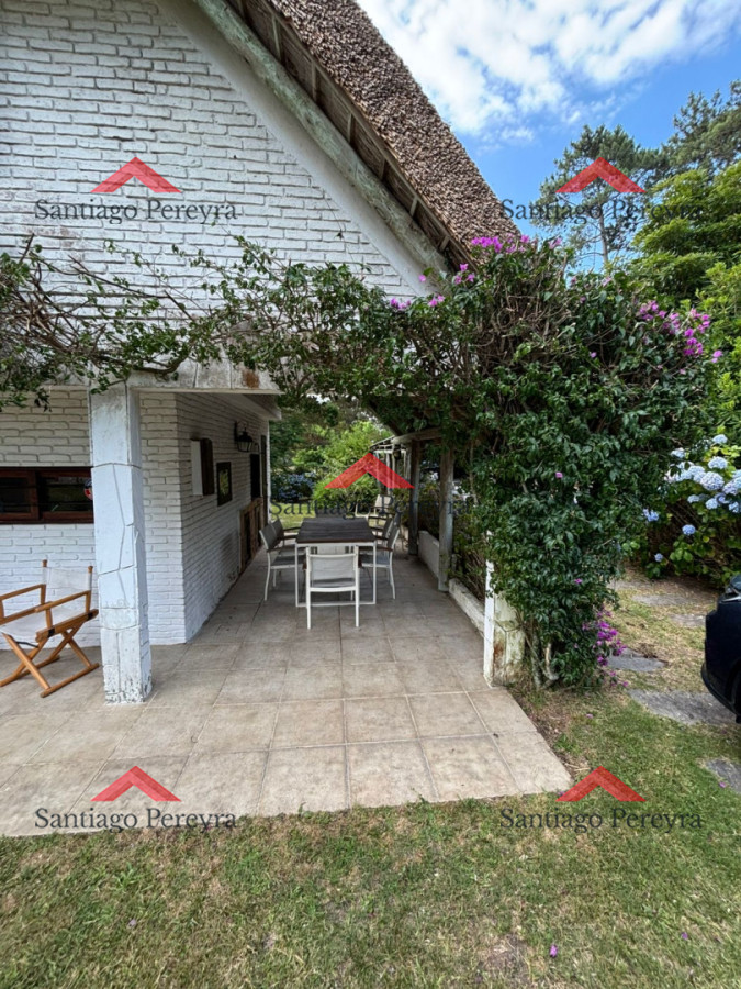 Casa ID.16827 - Alquiler de temporada de casa quincho en Pinares de 3 dormitorios