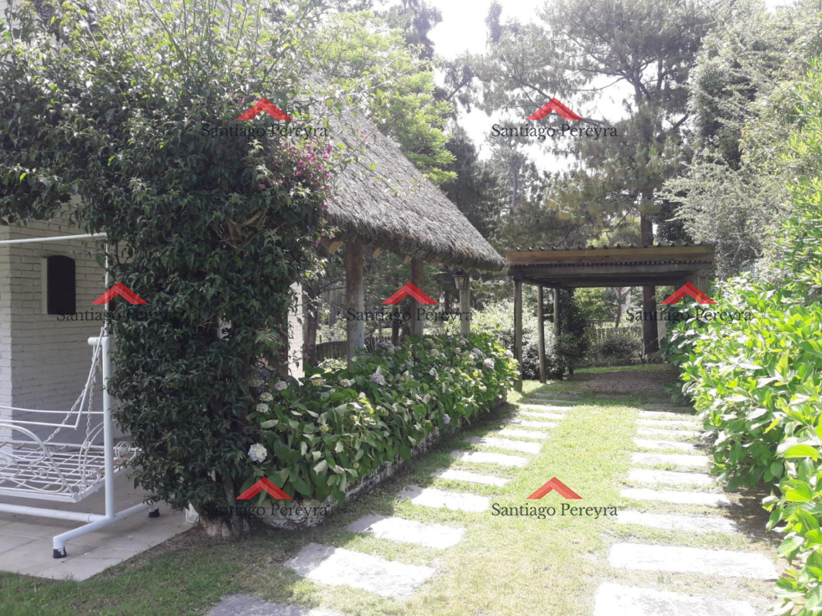 Casa ID.16827 - Alquiler de temporada de casa quincho en Pinares de 3 dormitorios