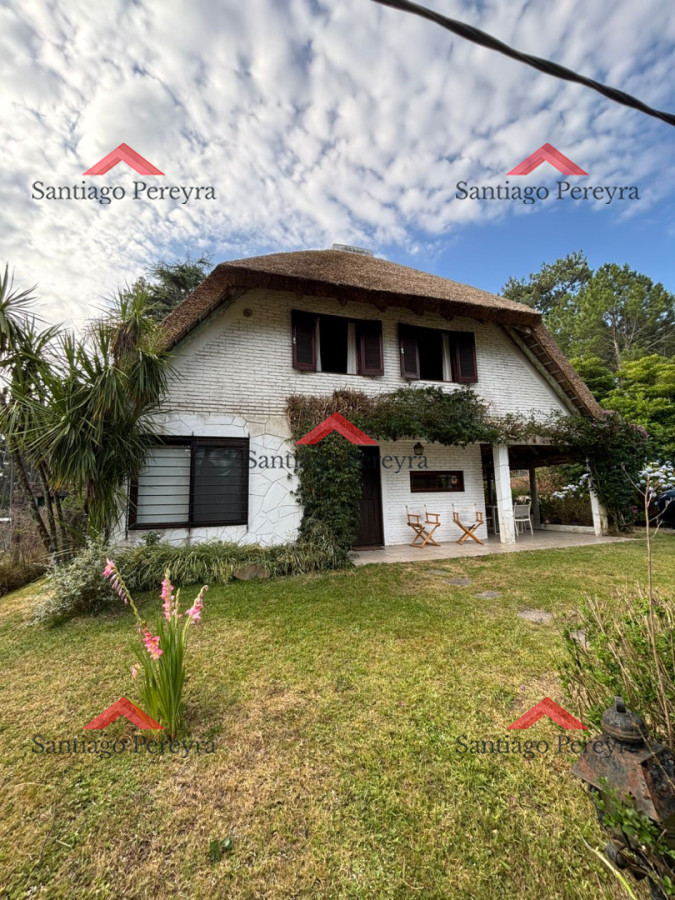Casa ID.16827 - Alquiler de temporada de casa quincho en Pinares de 3 dormitorios