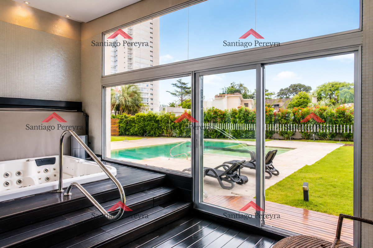 Apartamento ID.15293 - Oportunidad en Venta, Apartamento De 2 Dormitorios y Parrillero En Playa Mansa, Punta Del Este
