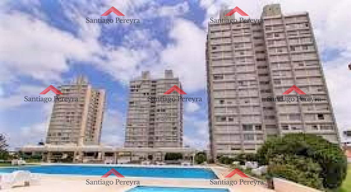 Apartamento ID.16374 - Apartamento de 3 Dormitorios en Playa Mansa con Vista al Mar en Venta!