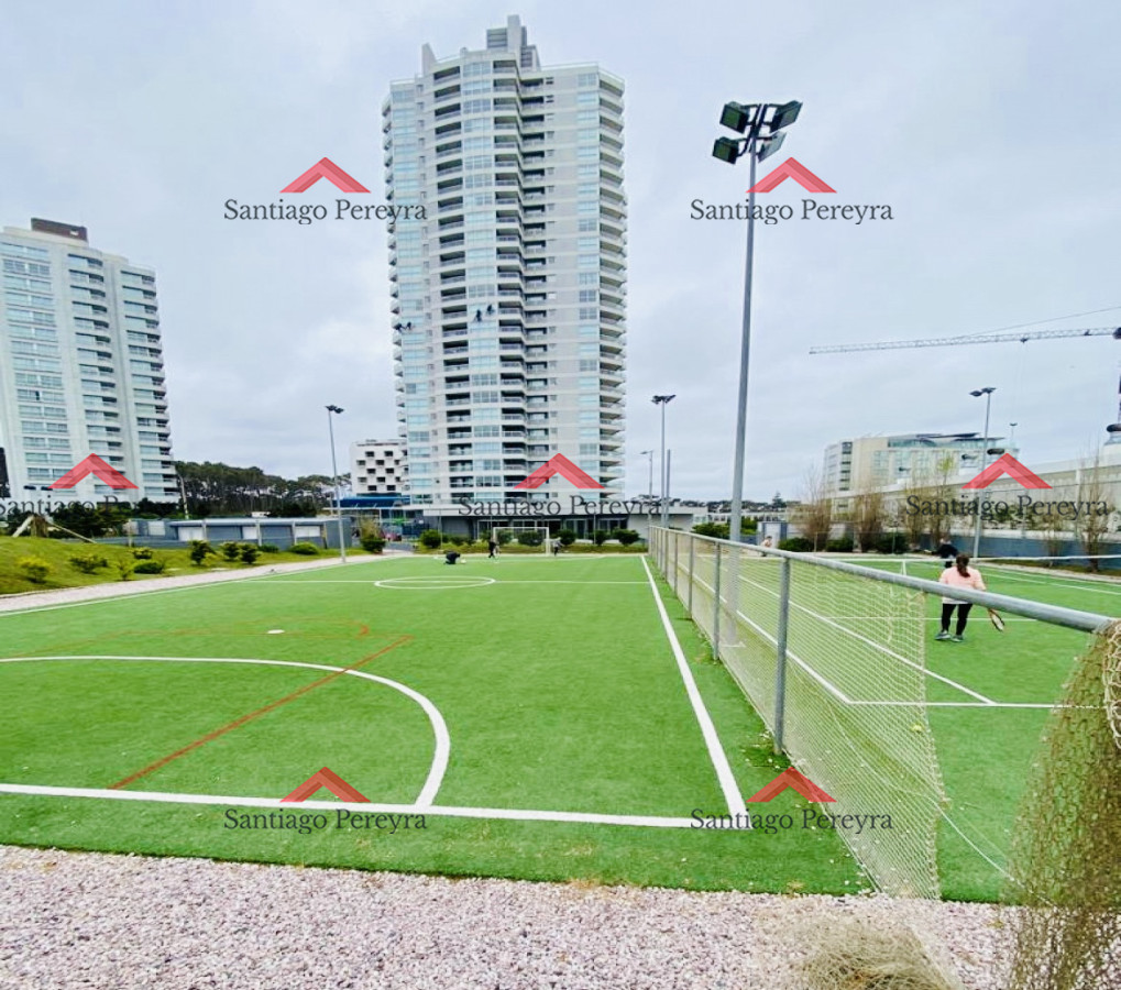 Apartamento ID.16779 - Venta de gran apartamento de 3 dormitorios con parrillero propio en Playa Brava, Punta del Este