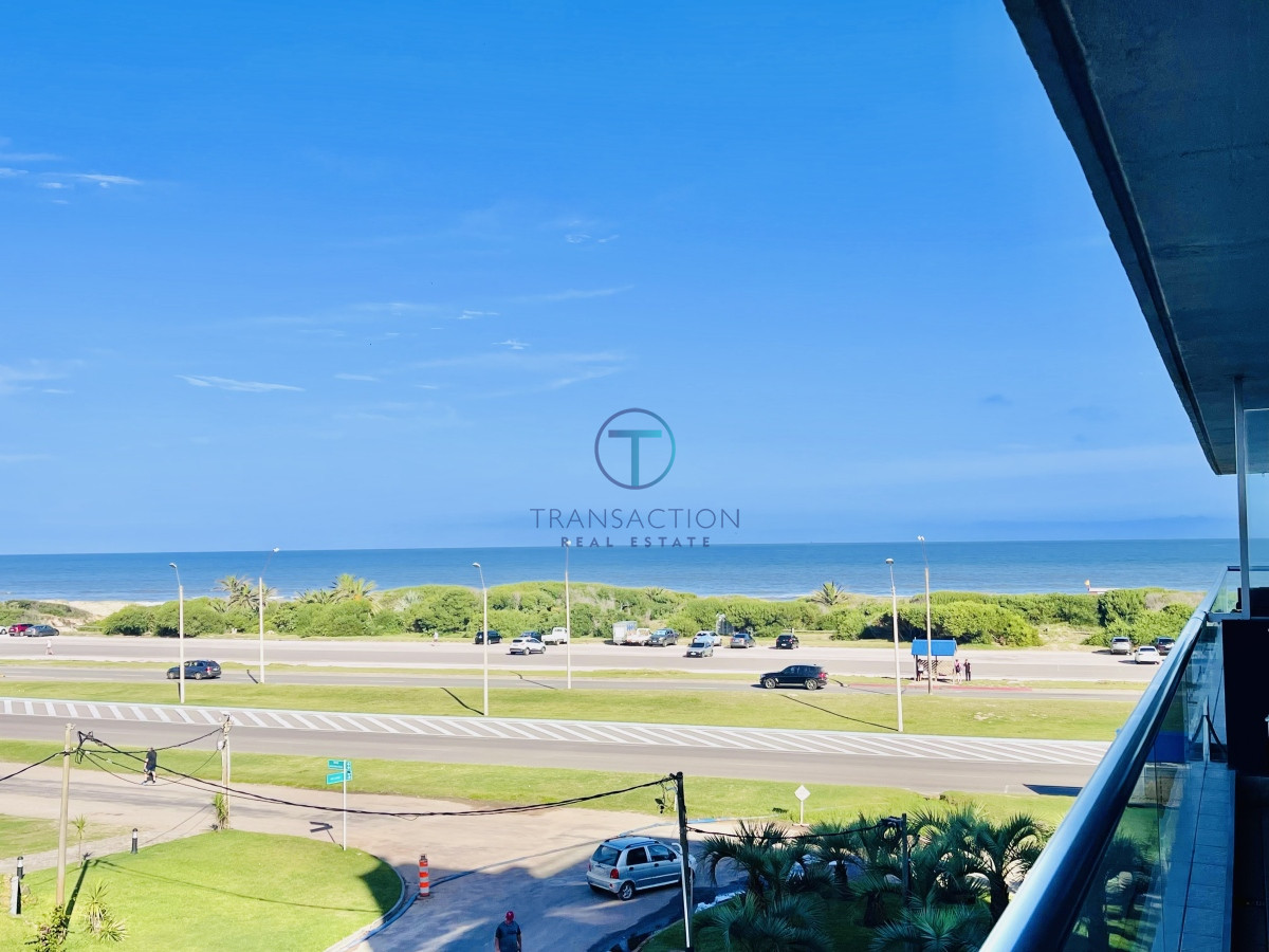 Apartamento ID.955/Apartamentos-en-Alquiler--Transaction-Real-Estate -  2 Dormitorios y Parrillero Frente a Playa Brava, Punta del Este