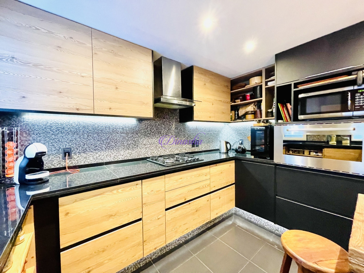 Casa ID.318 - Venta y Alquiler Casa de 5 Dormitorios con piscina climatizada Frente a Playa Mansa, Punta del Este