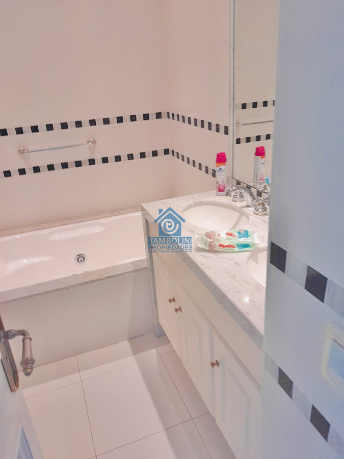 Apartamento ID.791 - Espectacular Penthouse de 4 Dormitorios, Vista al Mar y Barbacoa propia sobre Playa Brava, Punta del Este