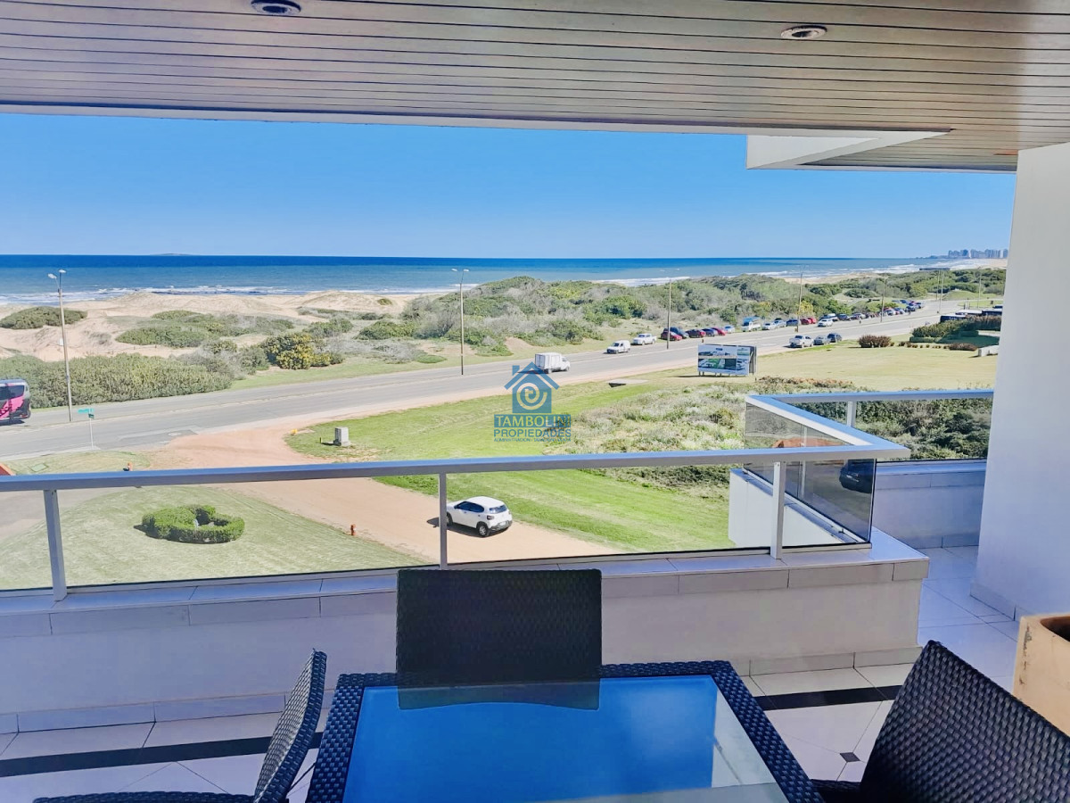 Apartamento ID.791 - Espectacular Penthouse de 4 Dormitorios, Vista al Mar y Barbacoa propia sobre Playa Brava, Punta del Este