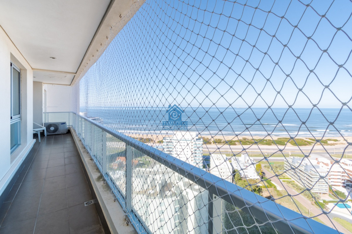 Apartamento ID.155 - Apartamento de 2 Dormitorios en Playa Brava con Vista al Mar - Venta