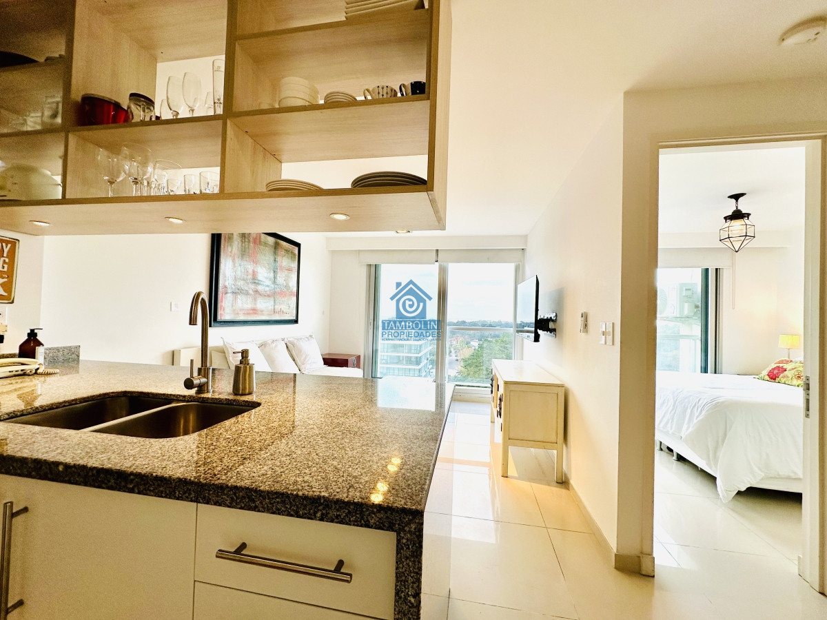 Apartamento ID.411 - Venta de Moderno Apartamento en zona Roosevelt de 1 Dormitorio, torre con servicios, Punta del Este